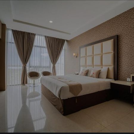 Osaka Hotel Batam Нагоя Екстериор снимка