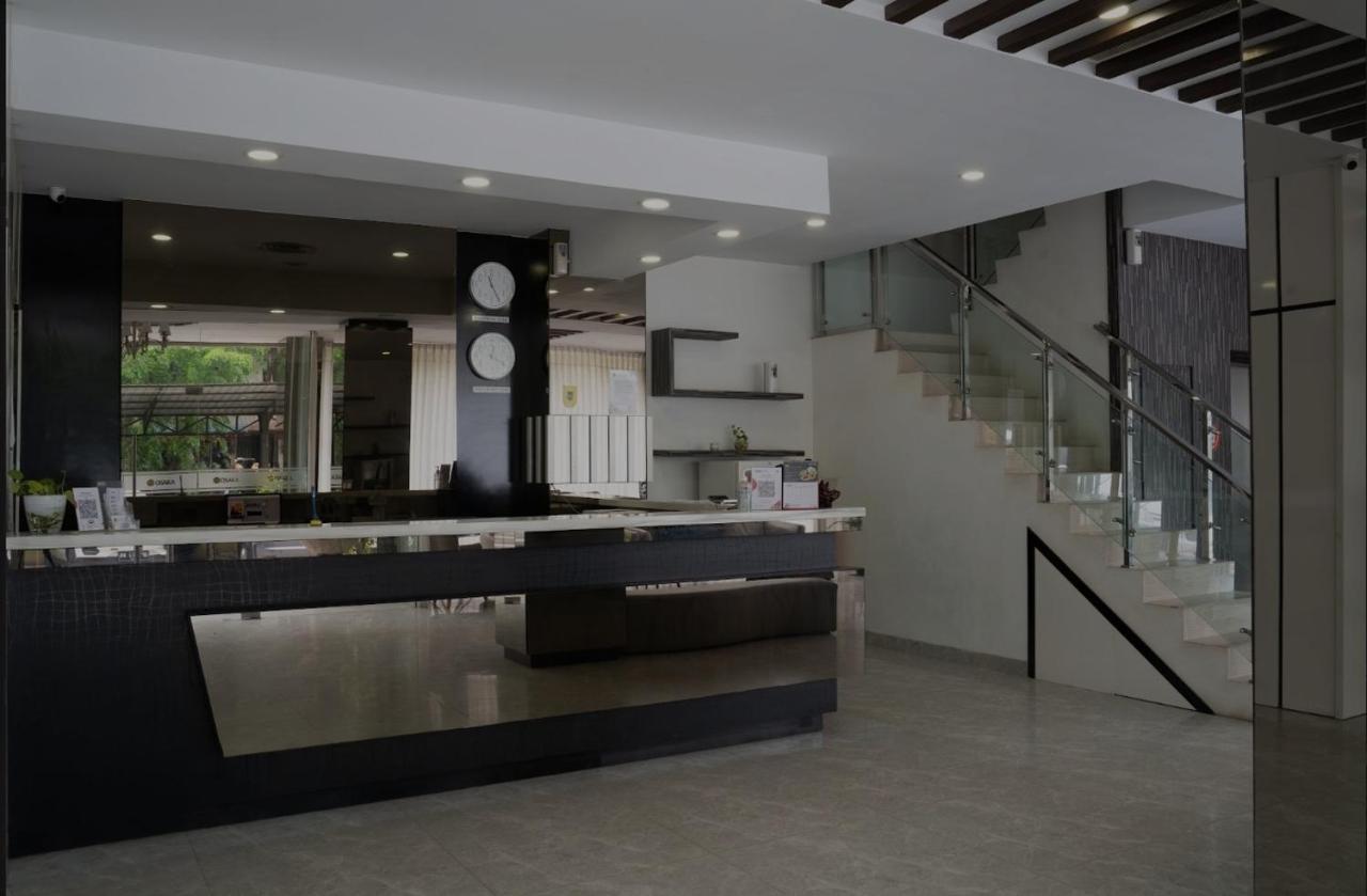 Osaka Hotel Batam Нагоя Екстериор снимка