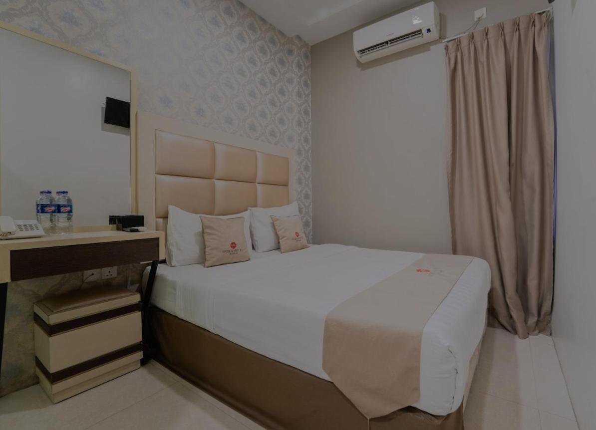 Osaka Hotel Batam Нагоя Екстериор снимка